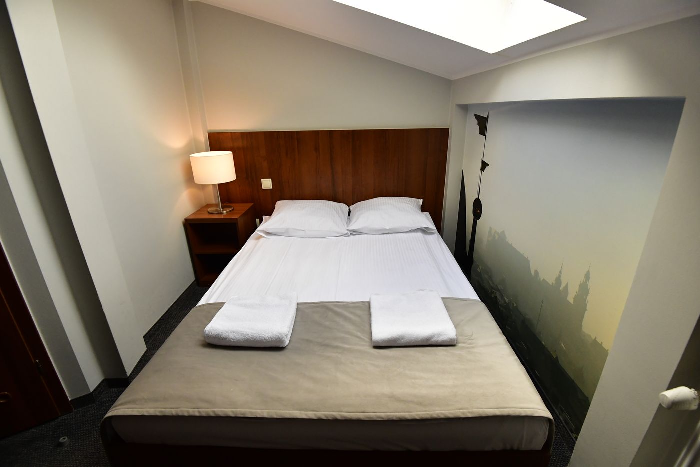 DOWNTOWN KRAKOW-Poland-KRAKOW-Room-10