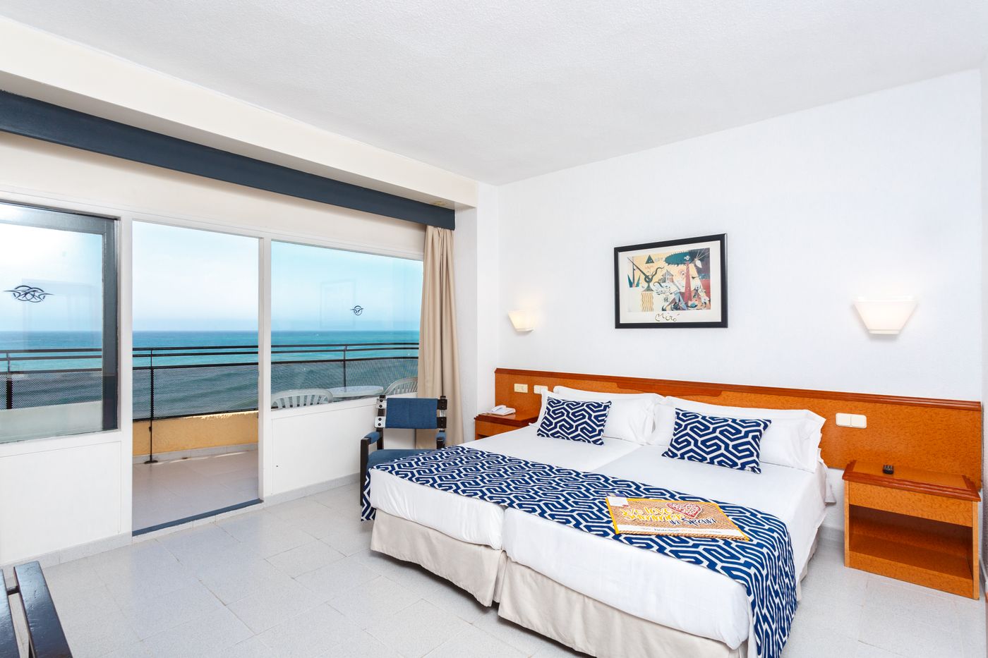 Globales-Gardenia-Room-16