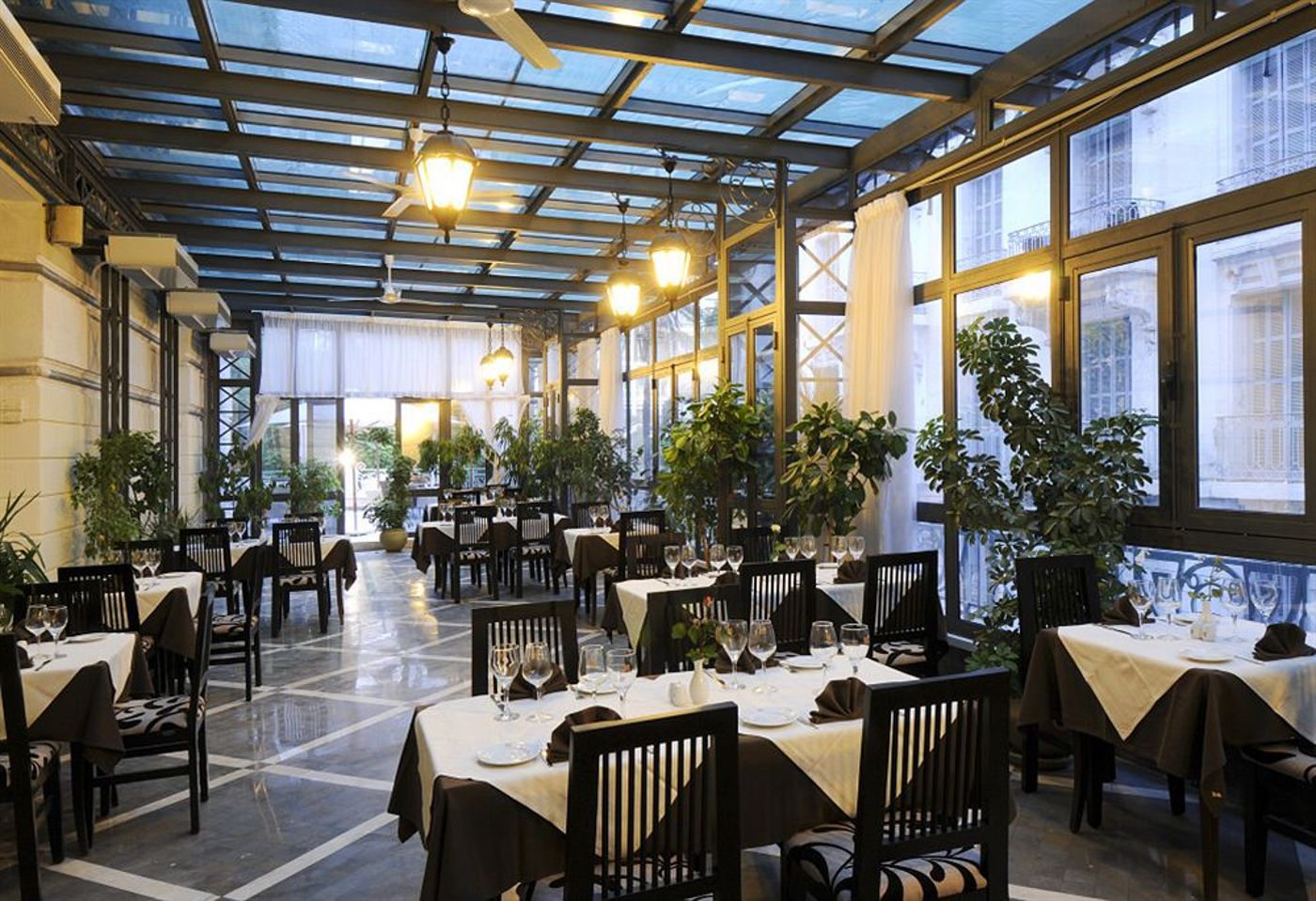 Majestic-Restaurant-10