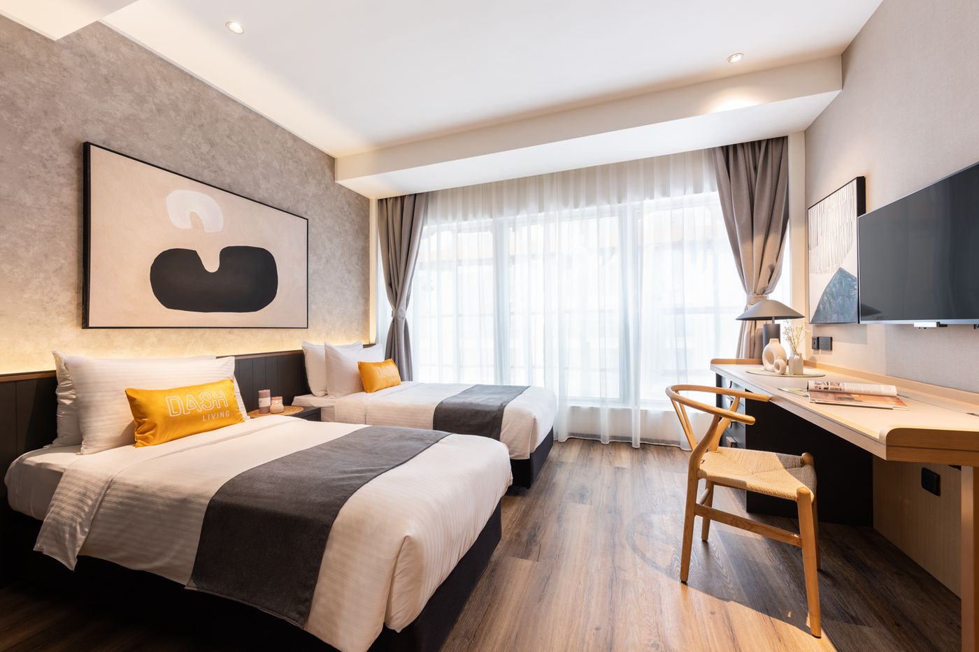 Dash-Living-On-Prat-Room-16