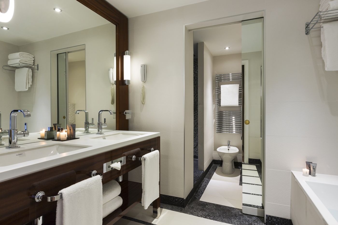 H----tel-Barri----re-Le-Majestic-Cannes-Room-53