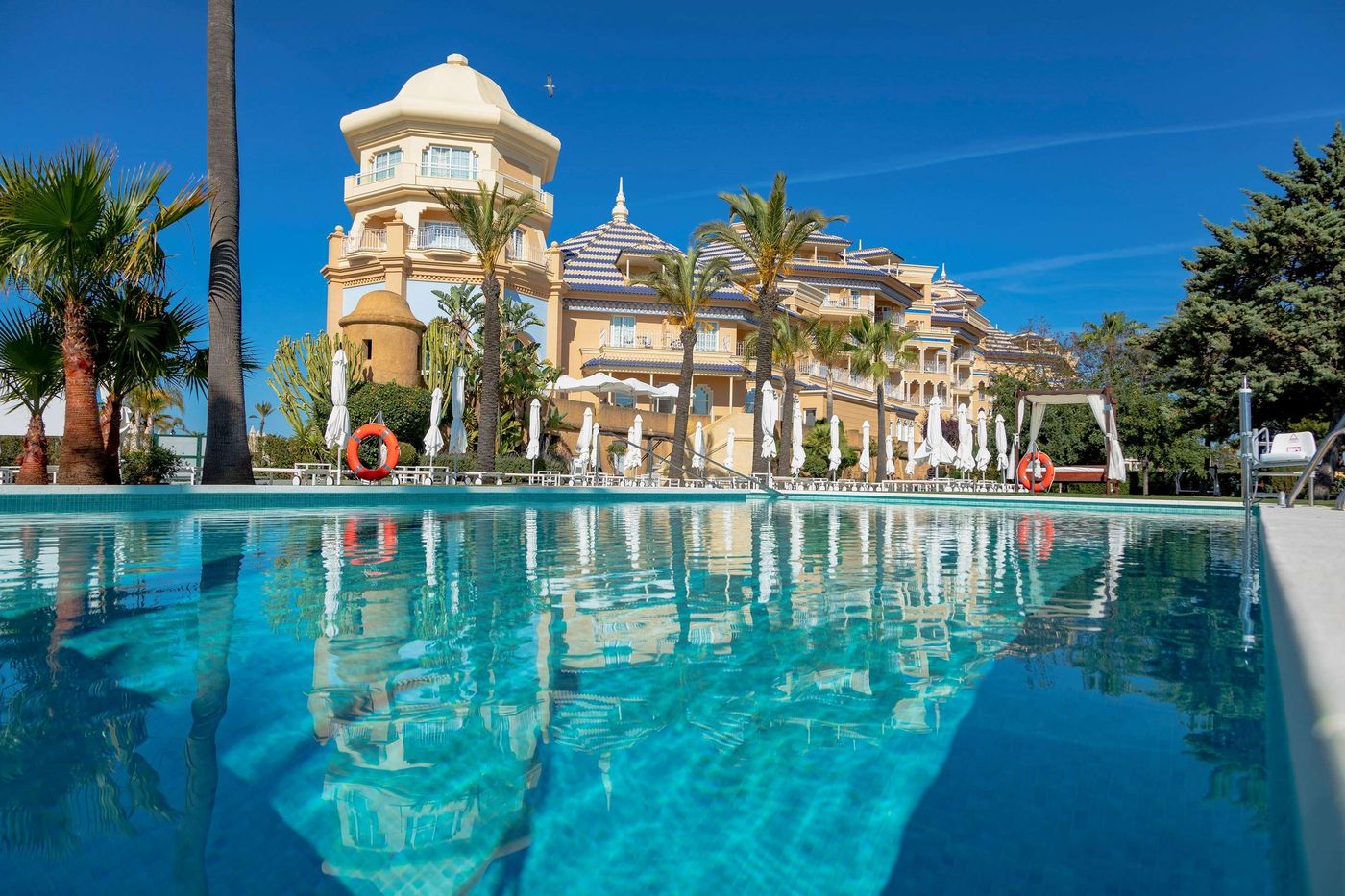 Melia-Atlantico-Isla-Canela-Pool-5