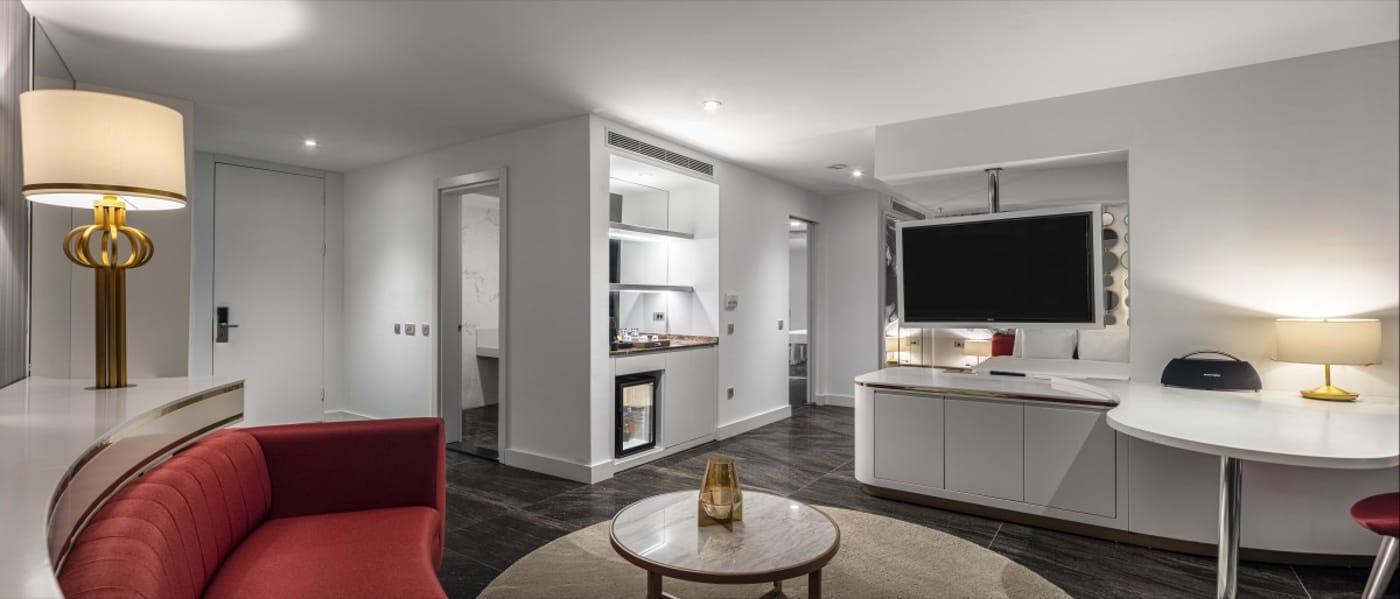 Nirvana Cosmopolitan