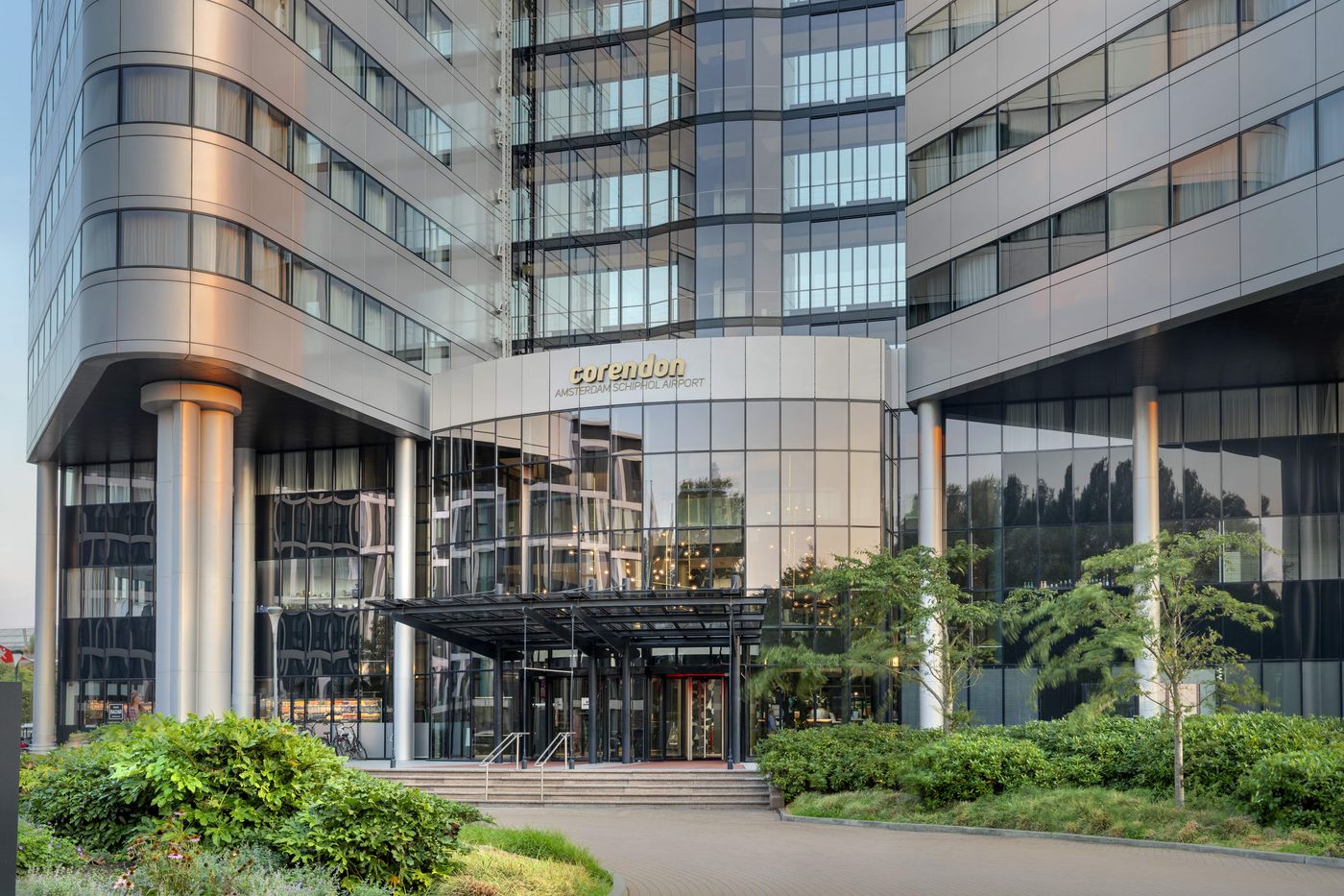 Corendon-Plaza-Amsterdam-Schiphol-Airport-Hotel-General-view-2