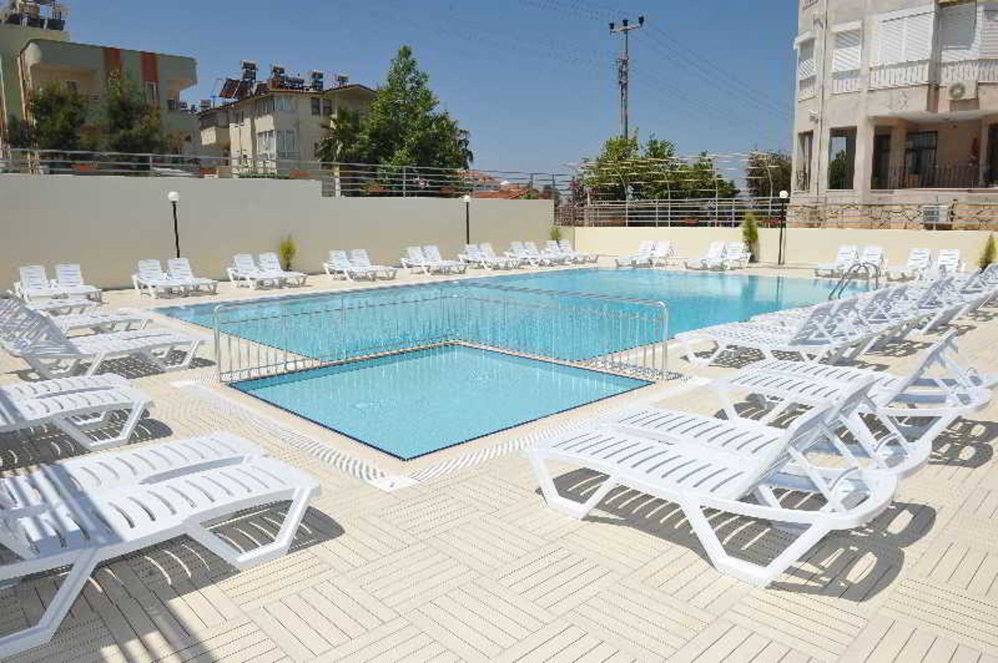 Harmony-Side-Hotel-Pool-10