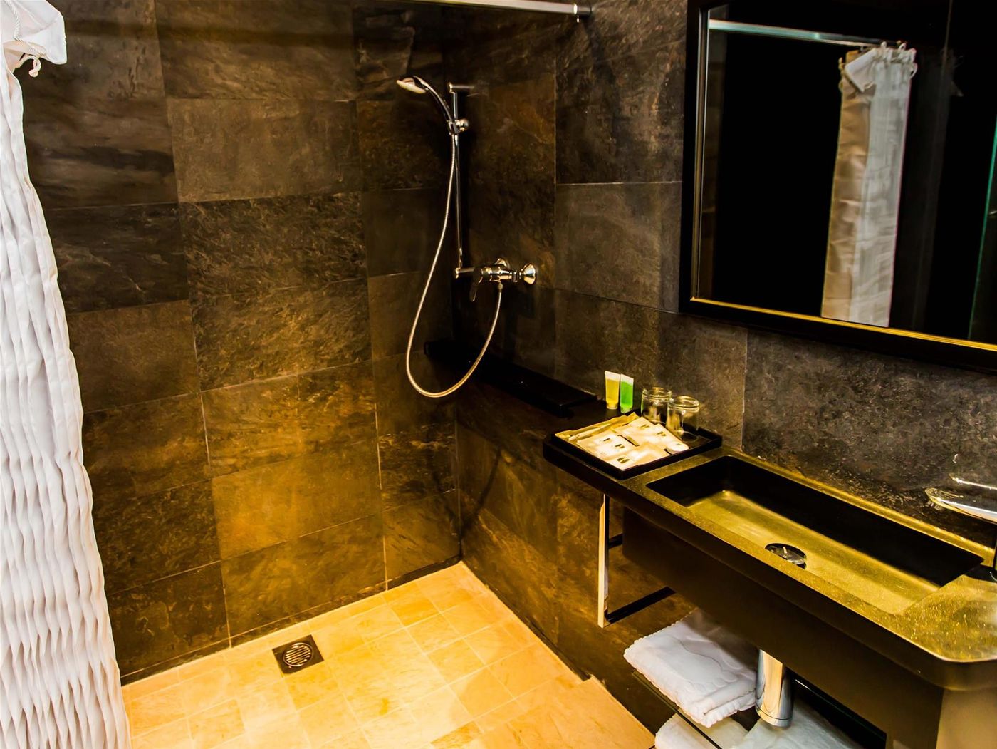 Noble-Park-Hotel-General-view-17