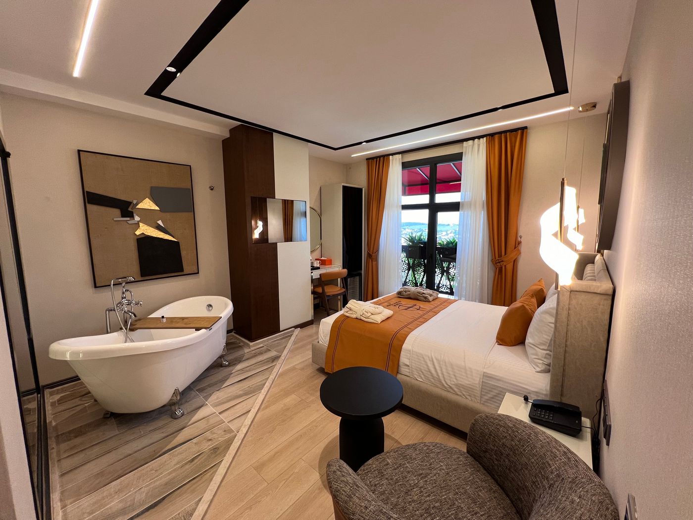 Elysian-Airport-Hotel-Room-34