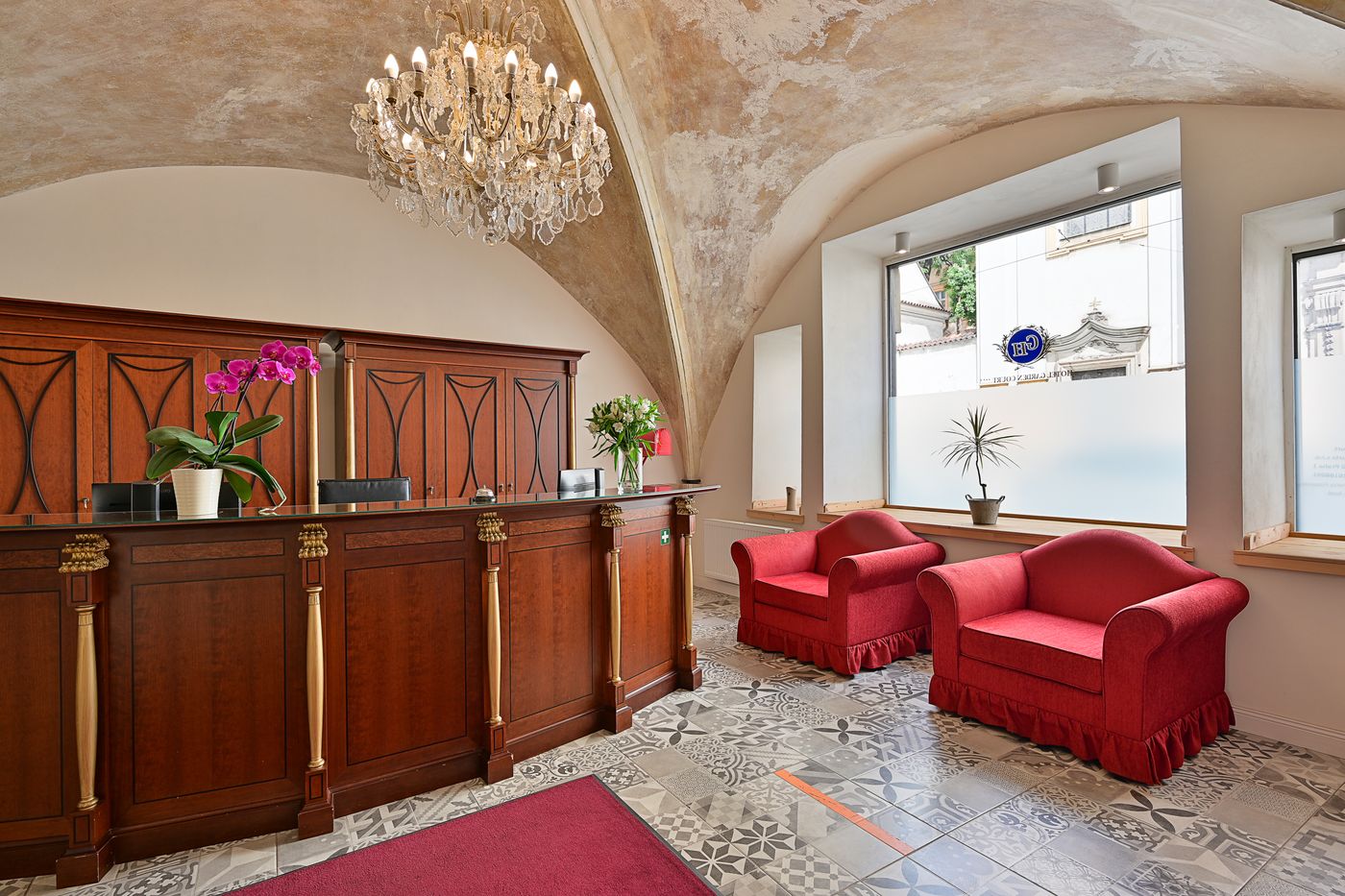 Hotel-Garden-Court-Lobby-3