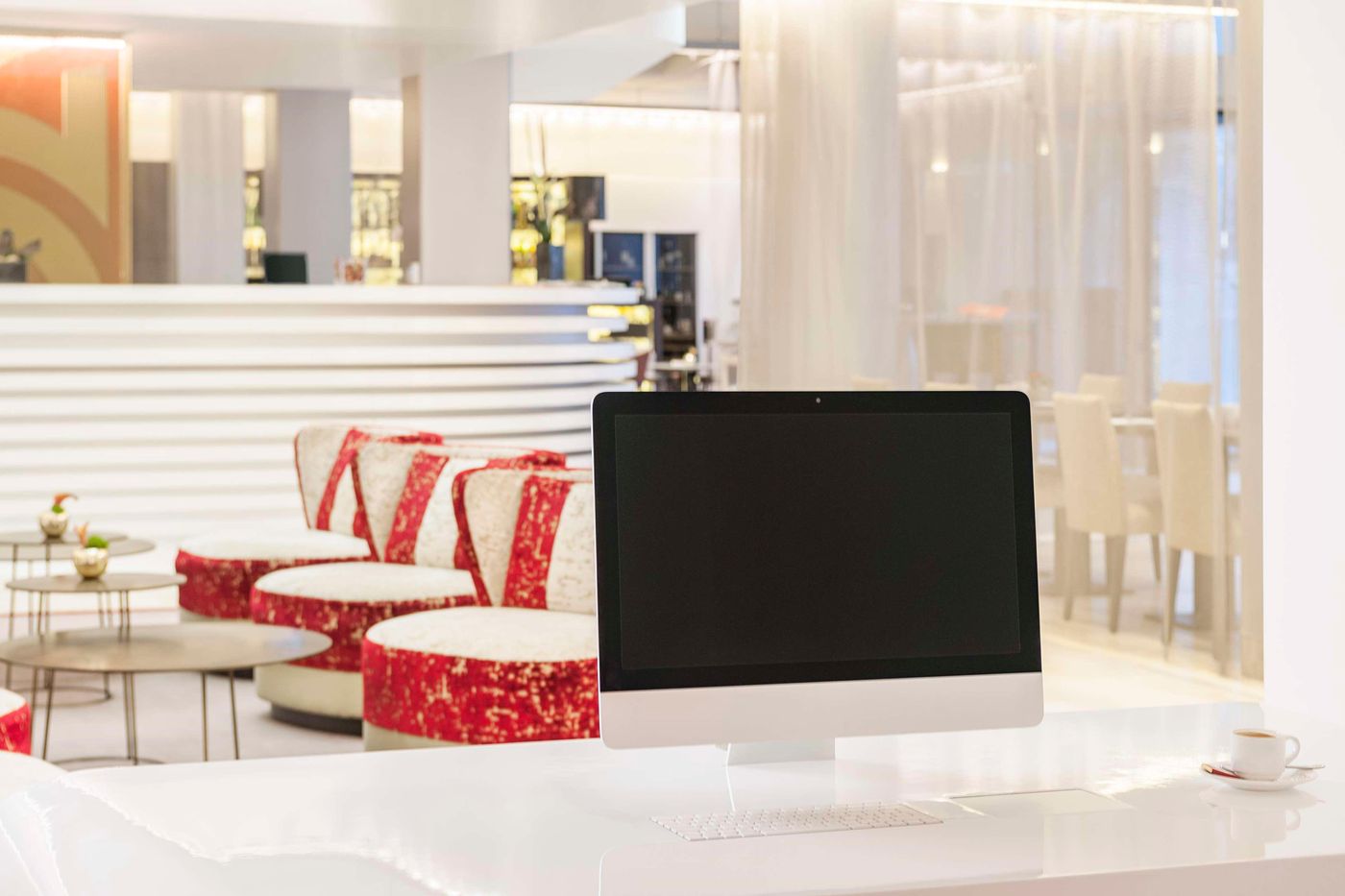 NH-Collection-Koln-Mediapark-Lobby-12