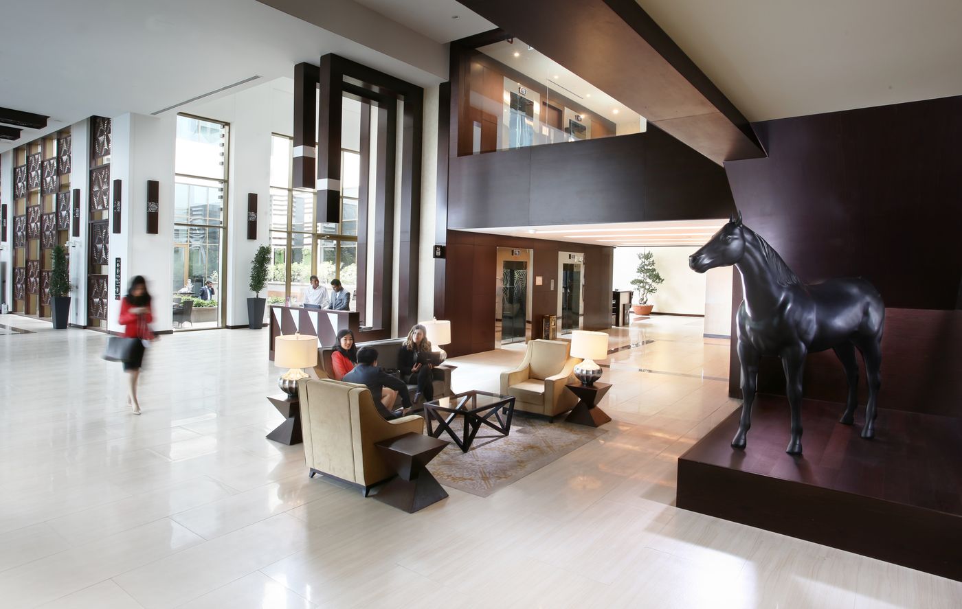 Metropolitan-Hotel-on-Sheikh-Zayed-Road-Dubai-Lobby-78