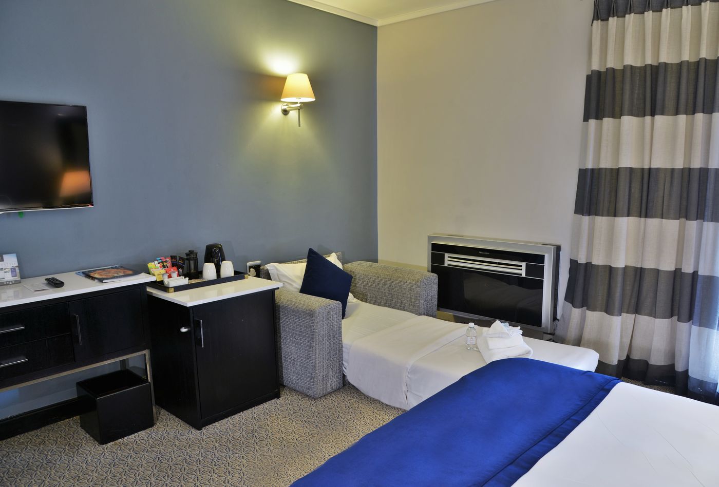 The-Commodore-Room-38