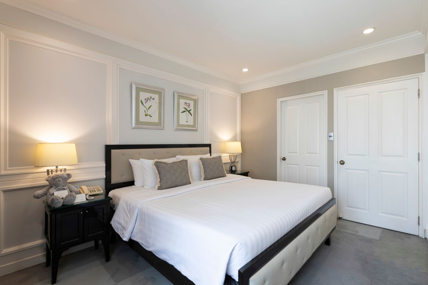 Cape-House-Langsuan-Room-24