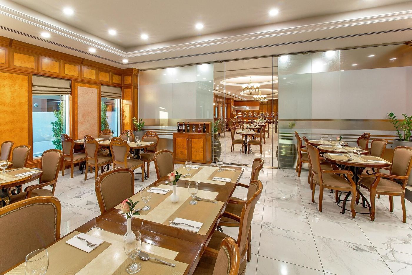 Grand-Excelsior-Bur-Dubai-Restaurant-43