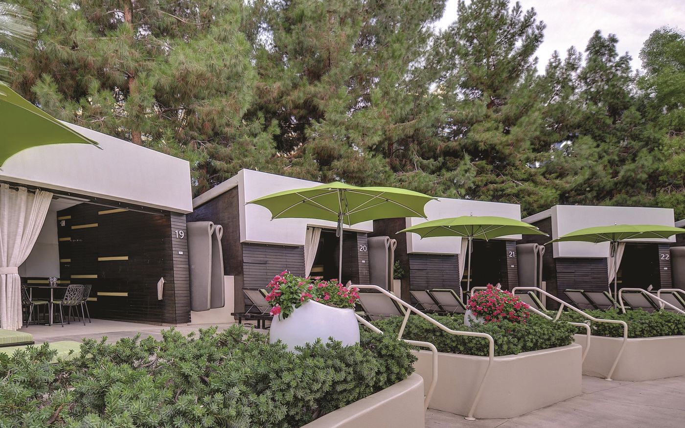 Aria-Resort---Casino-Pool-2