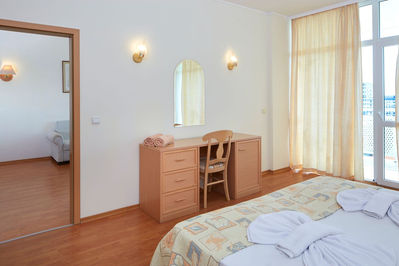 Grand-Hotel-Nirvana---Sunny-Beach-Room-17