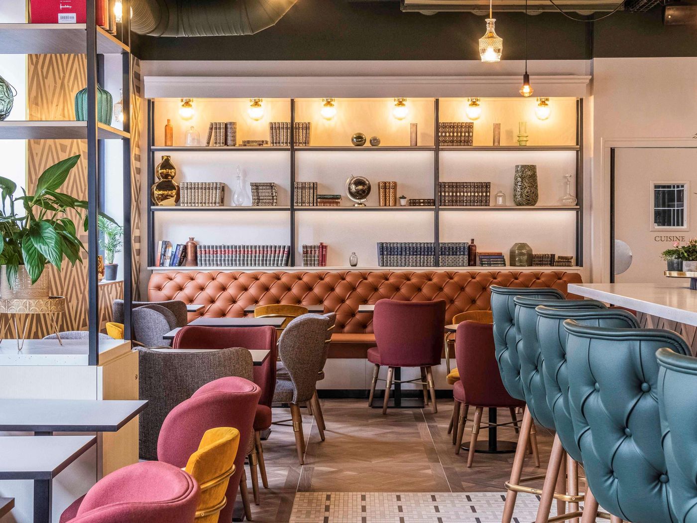 Hotel-Mercure-Paris-Bercy-Bibliotheque-Restaurant-6