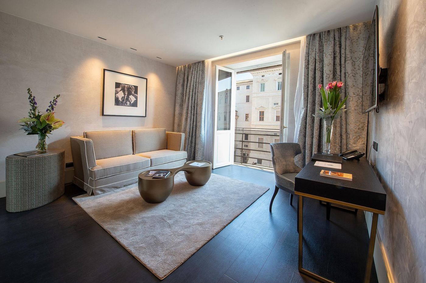 Sina-Bernini-Bristol--Autograph-Collection-Room-10