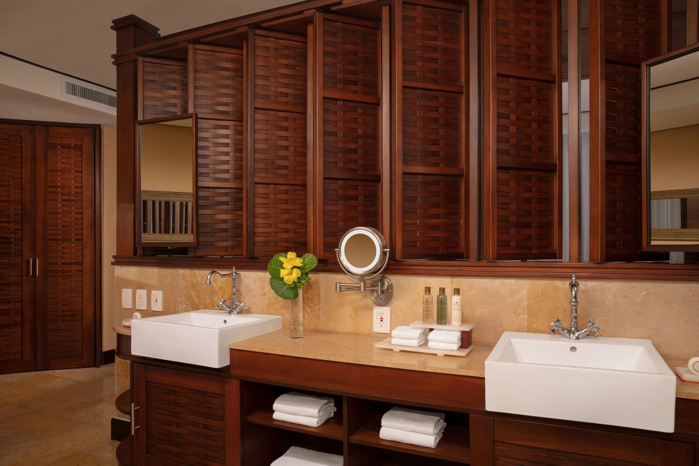 Dreams-Riviera-Cancun-Resort---Spa-Room-44