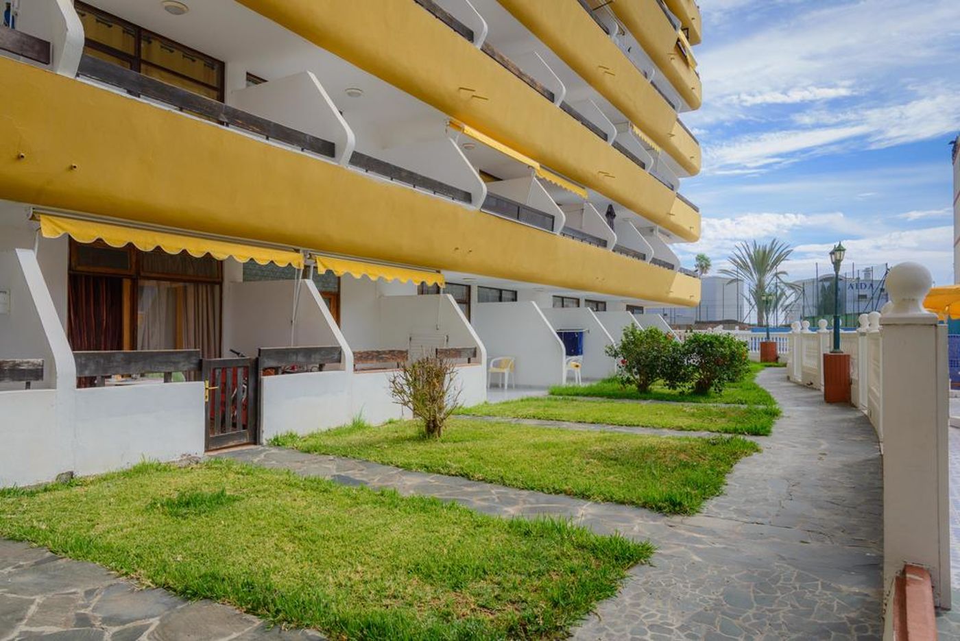 Las Arenas Apartments