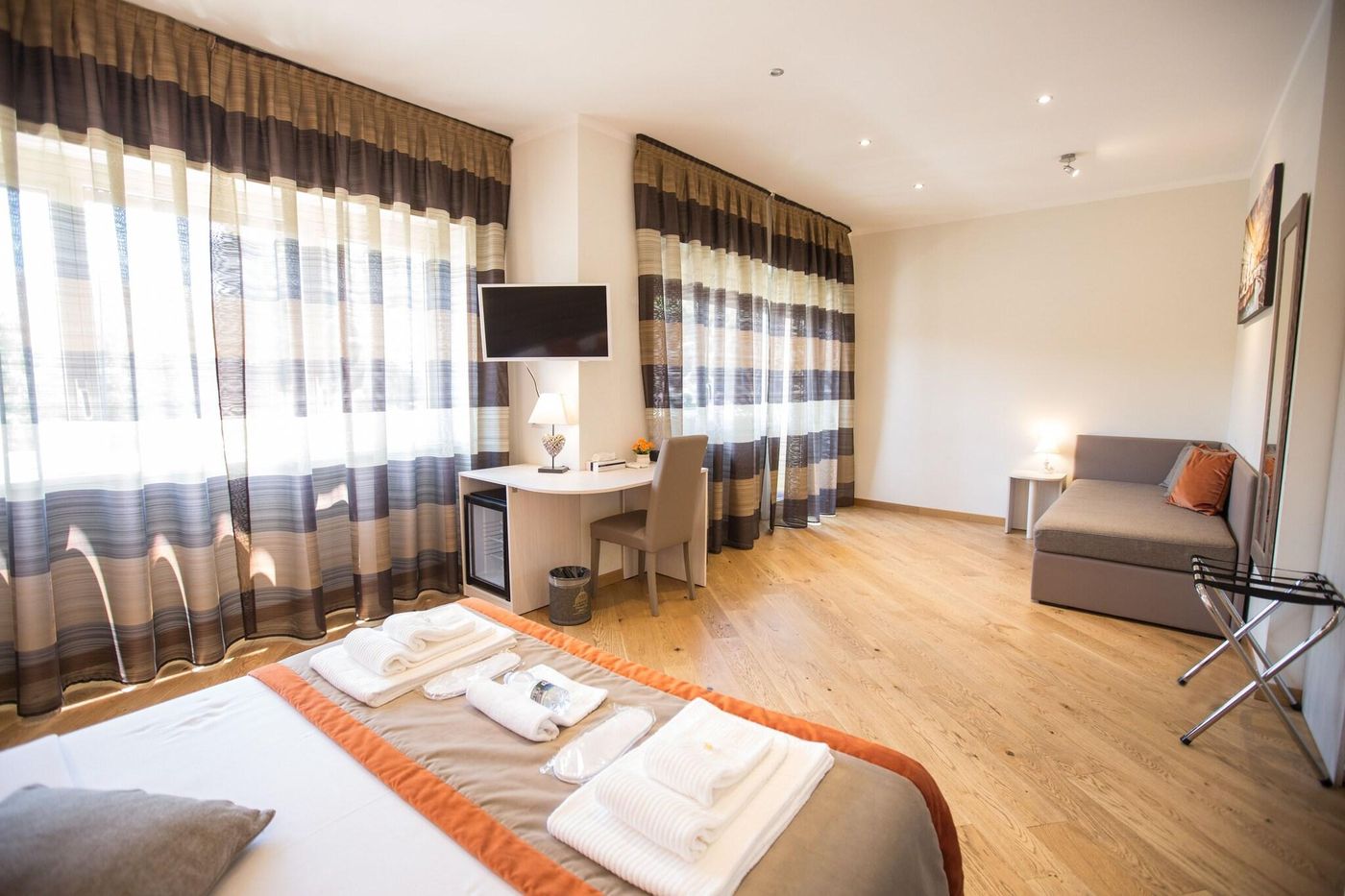 Vatican-City-Relais-Room-20