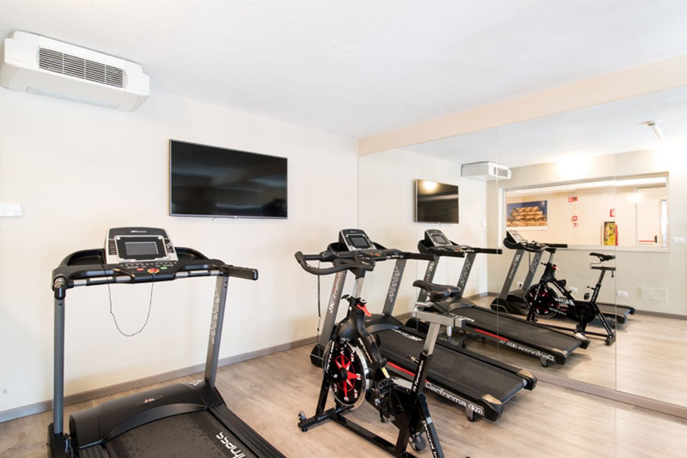 Best Quality Hotel Politecnico - Italy - TURIN - Sports and Entertainment - 2