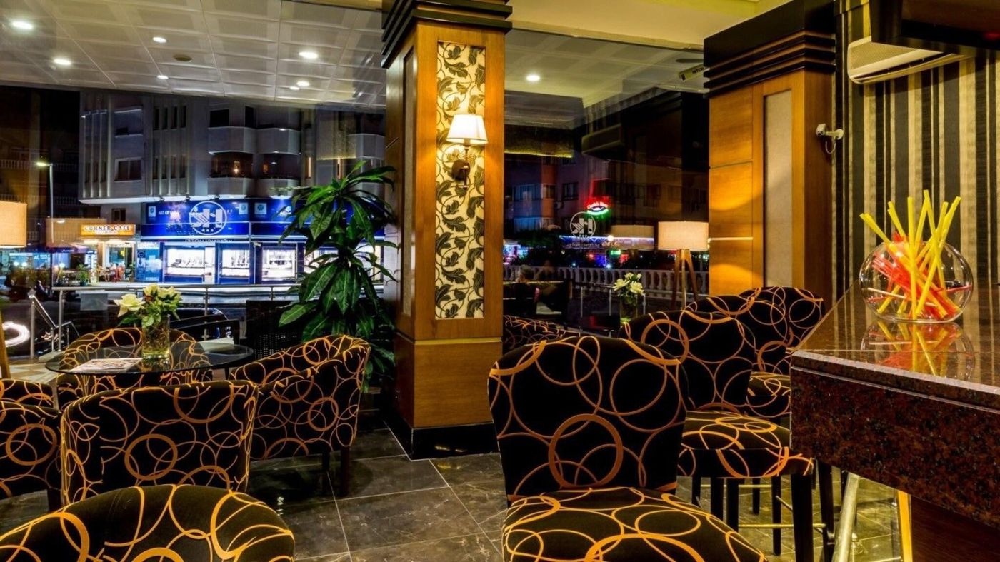 Ketenci-Hotel-Lobby-25