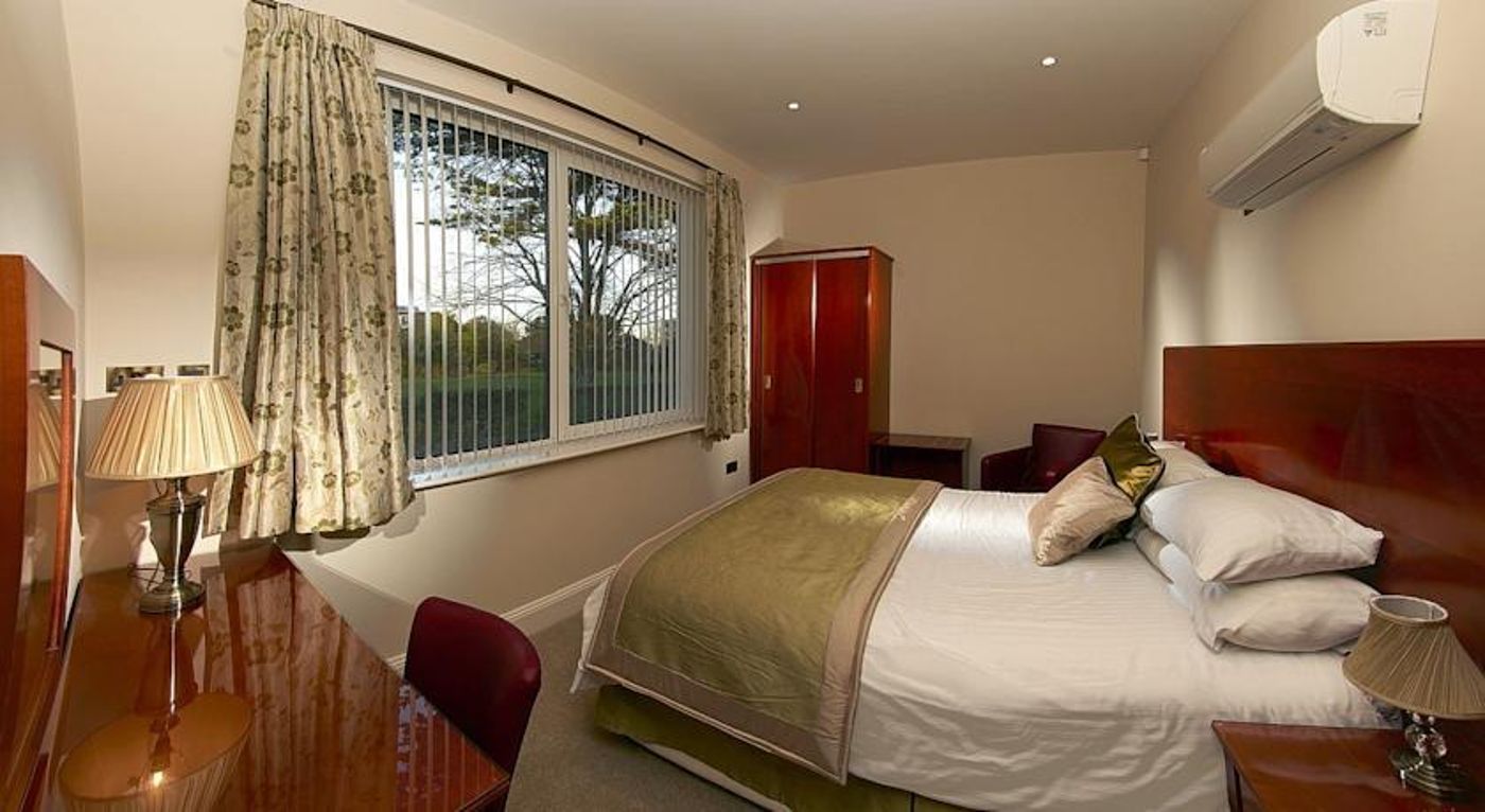 Le-Friquet-Country-Room-4