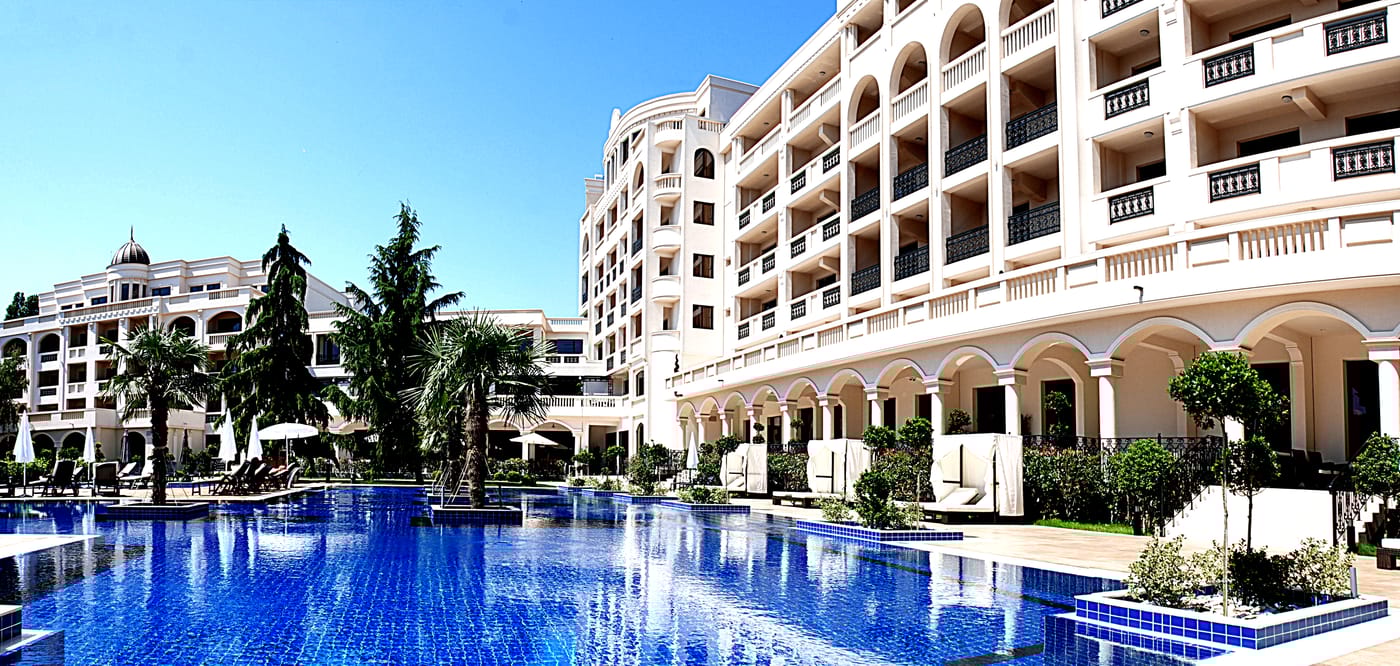 Grand-Hotel---Spa-Primoretz-Pool-2