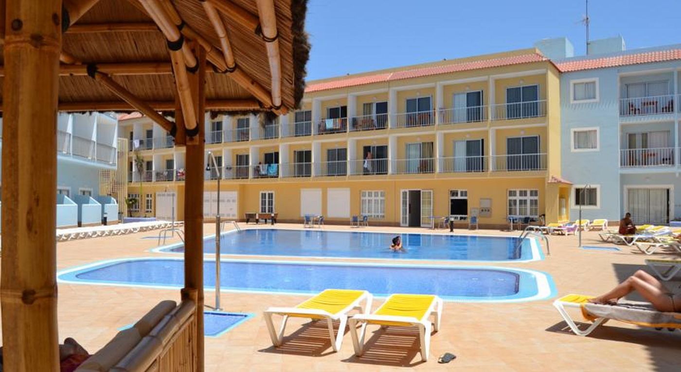 Surfing-Colors-Corralejo-Pool-7