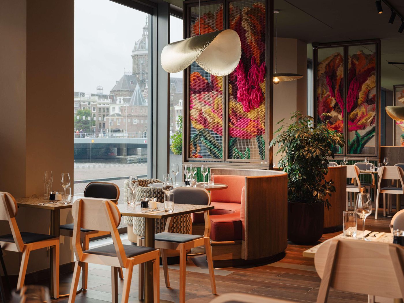 DoubleTree-by-Hilton-Amsterdam-Centraal-Station-Restaurant-16