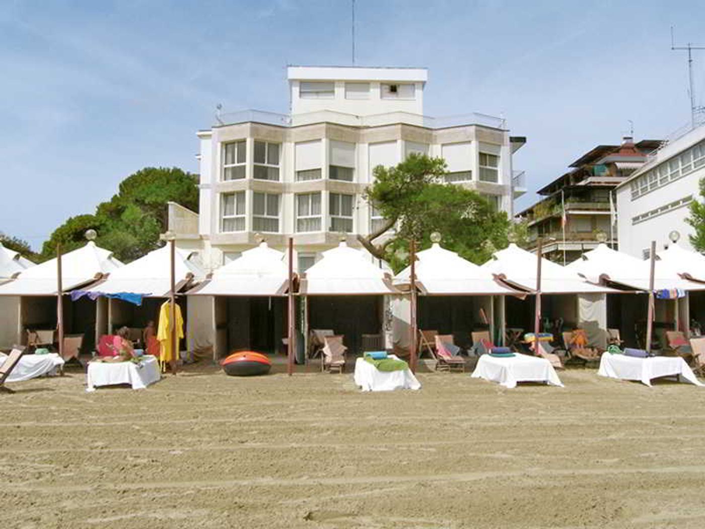 Petit-Palais-Beach-41