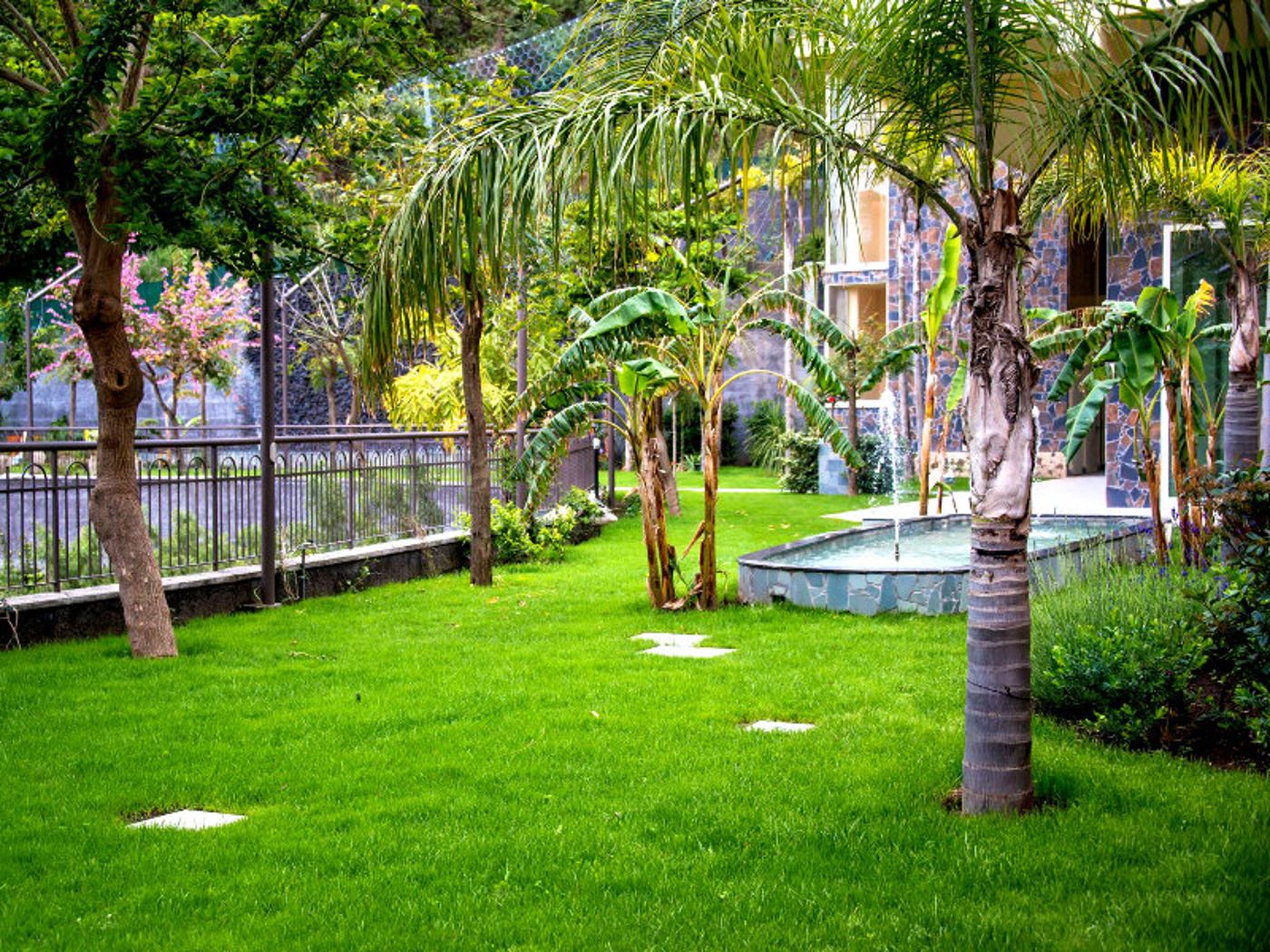 Diamond-Hotel-and-Resort-Naxos-Taormina-General-view-8