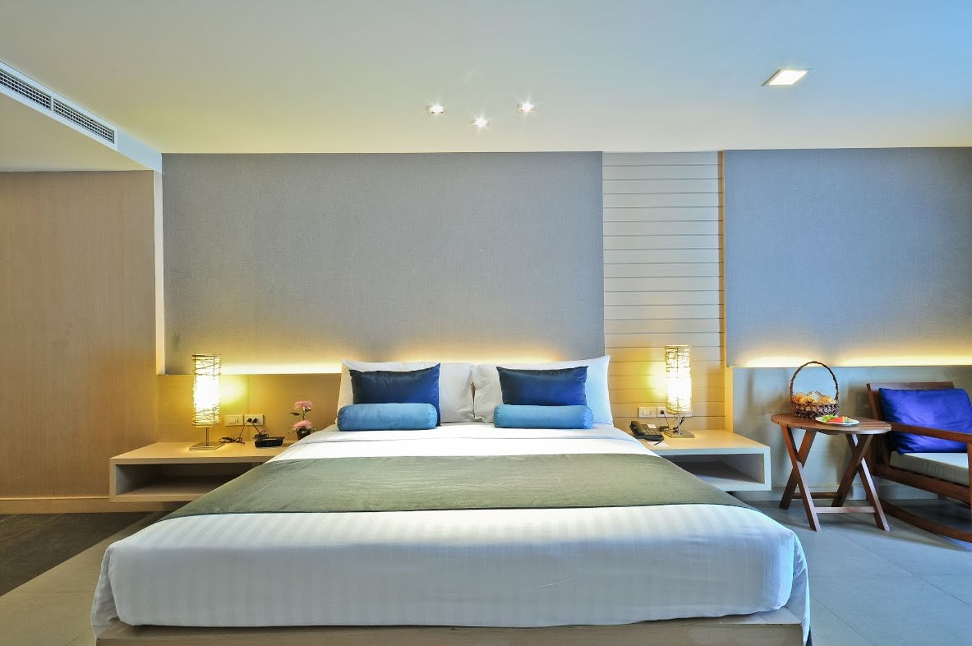 The-Ashlee-Heights-Patong-Room-8