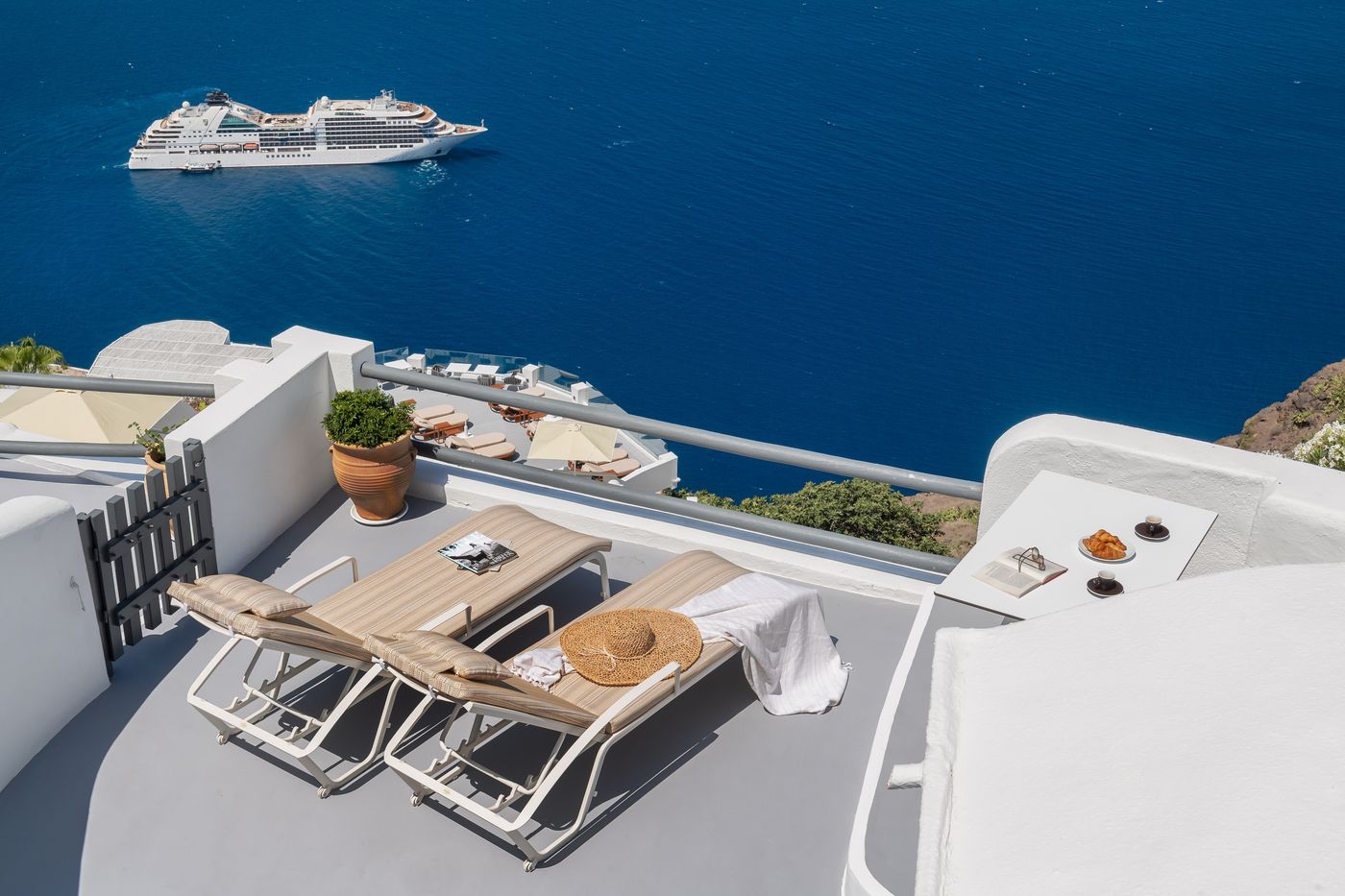 Sunrocks-Santorini---Adults-Only-Room-35
