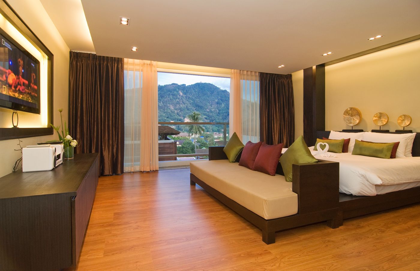 Peach-Blossom-Resort-Room-13