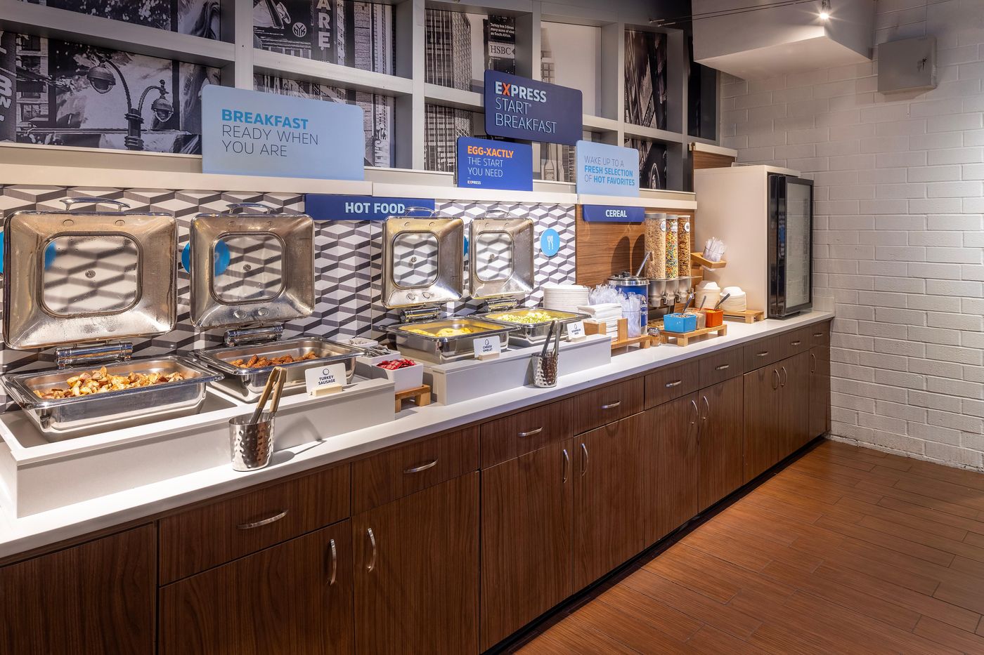 Holiday-Inn-Express-New-York-City-Times-Square-Restaurant-29