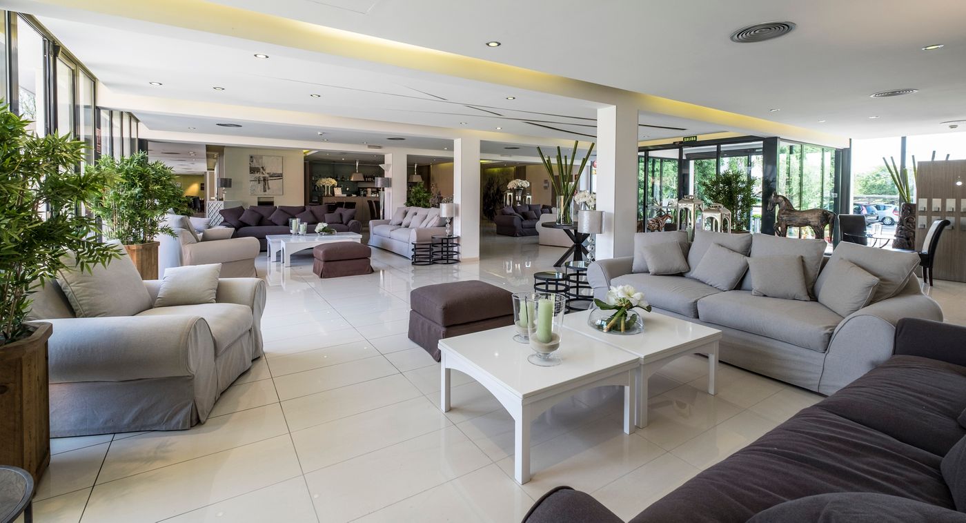 Eden-Park-Lobby-48