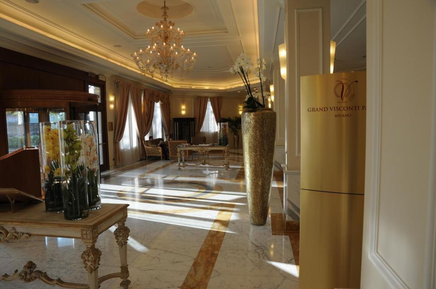 Grand-Visconti-Palace-Lobby-14