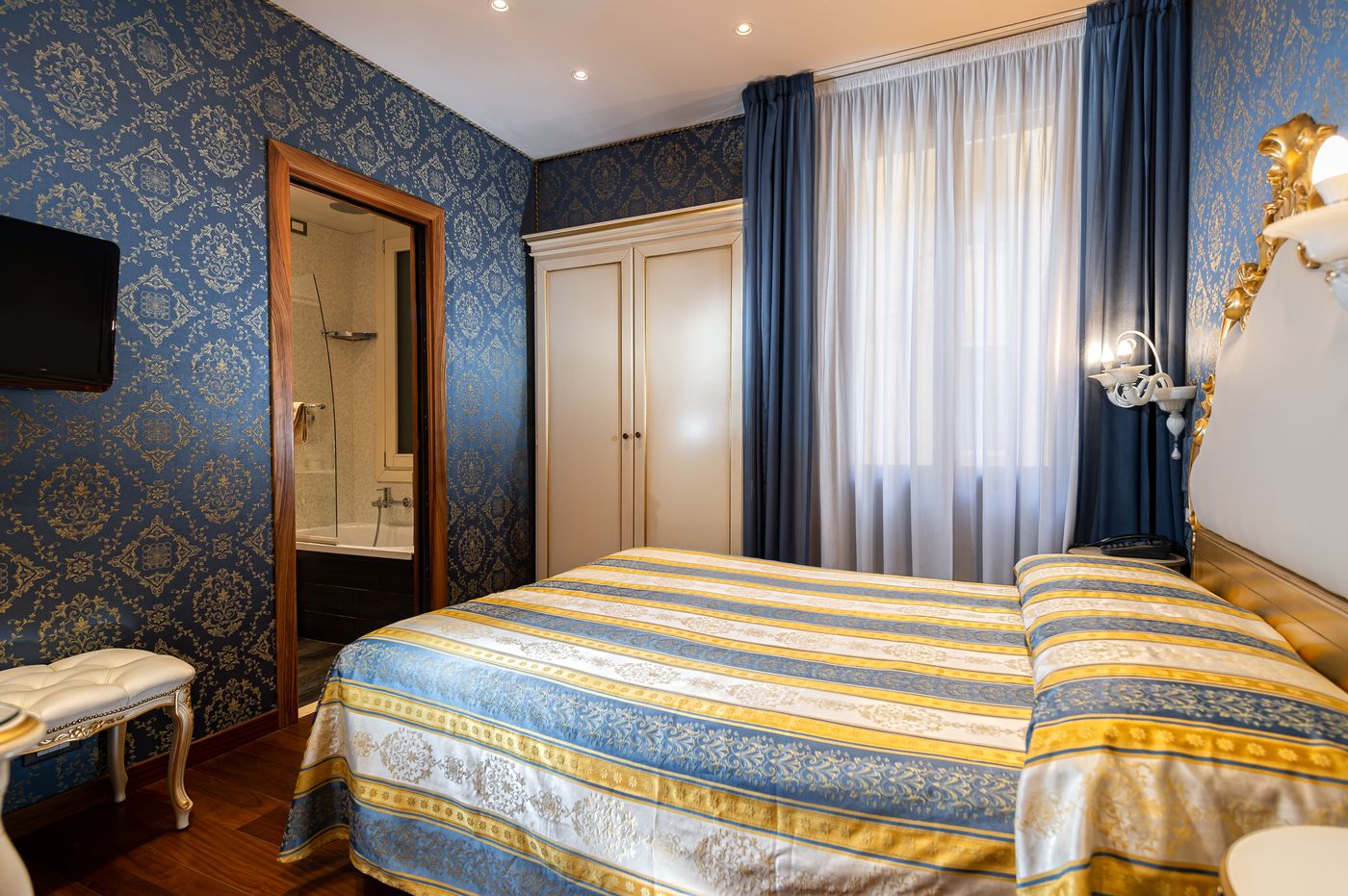 Hotel-Santa-Marina-Room-16
