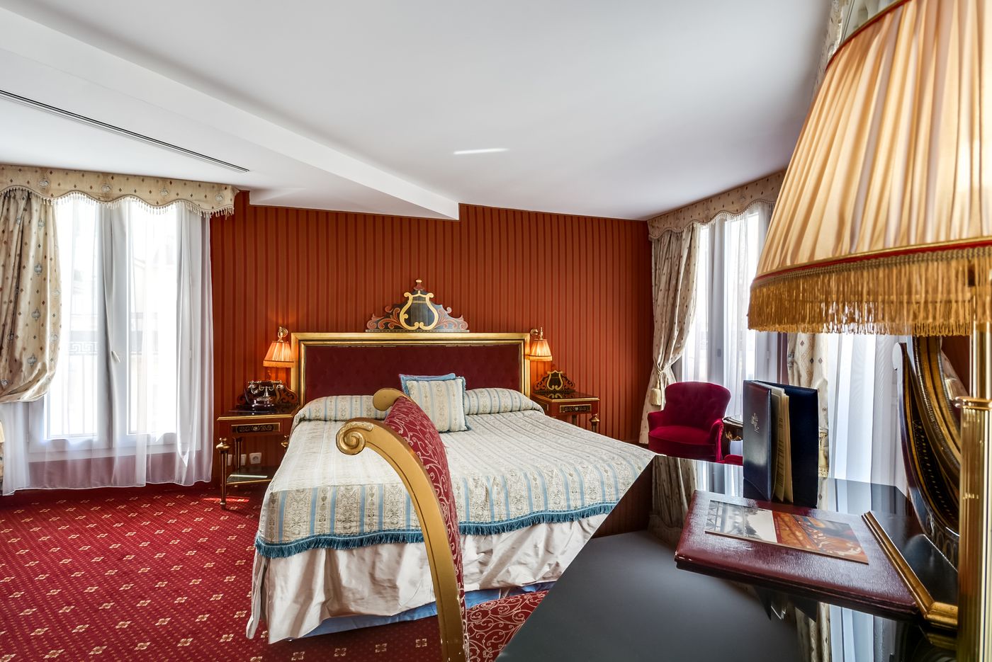 Villa-Opera-Drouot-Room-15