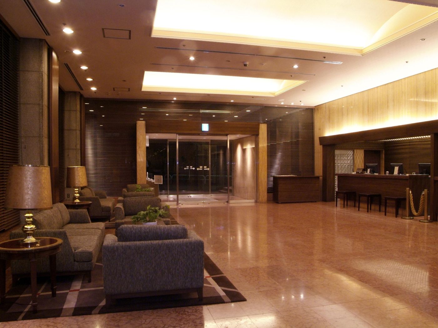 Ochanomizu Hotel Juraku-Japan-Tokyo-Lobby-10