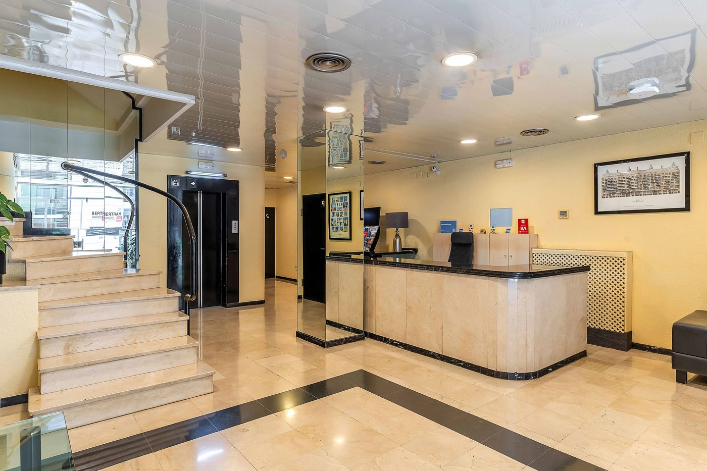 Aparthotel Bertran-Spain-BARCELONA-Lobby-8