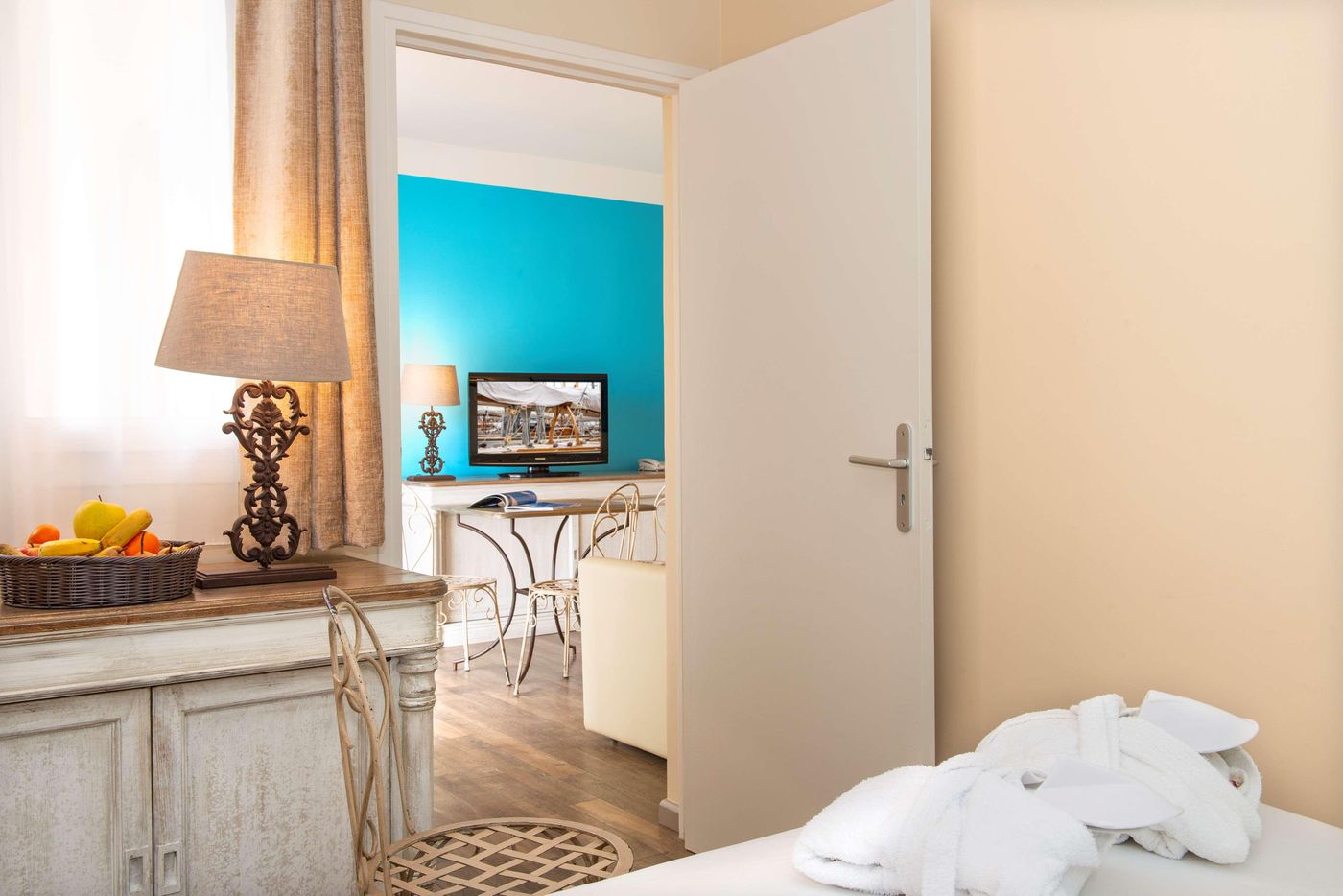 Le-Suffren-Hotel-Room-24