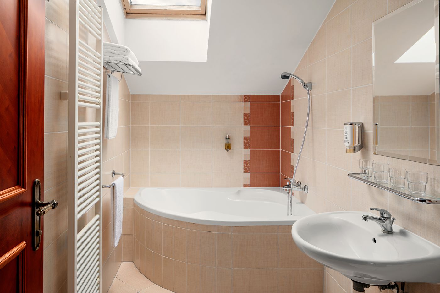 Amigo-City-Centre-Room-21