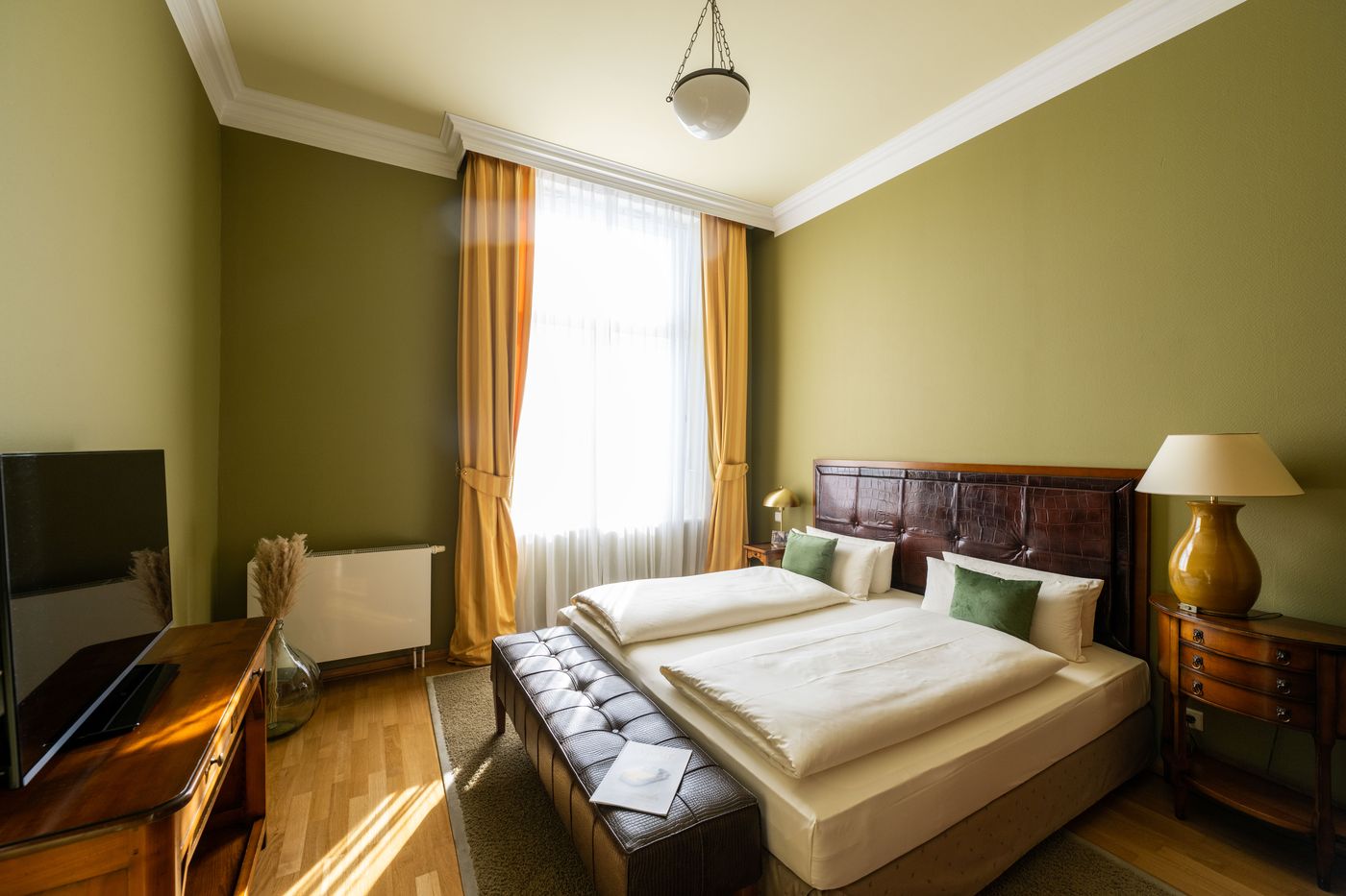 Louisa-s-Place-Room-33