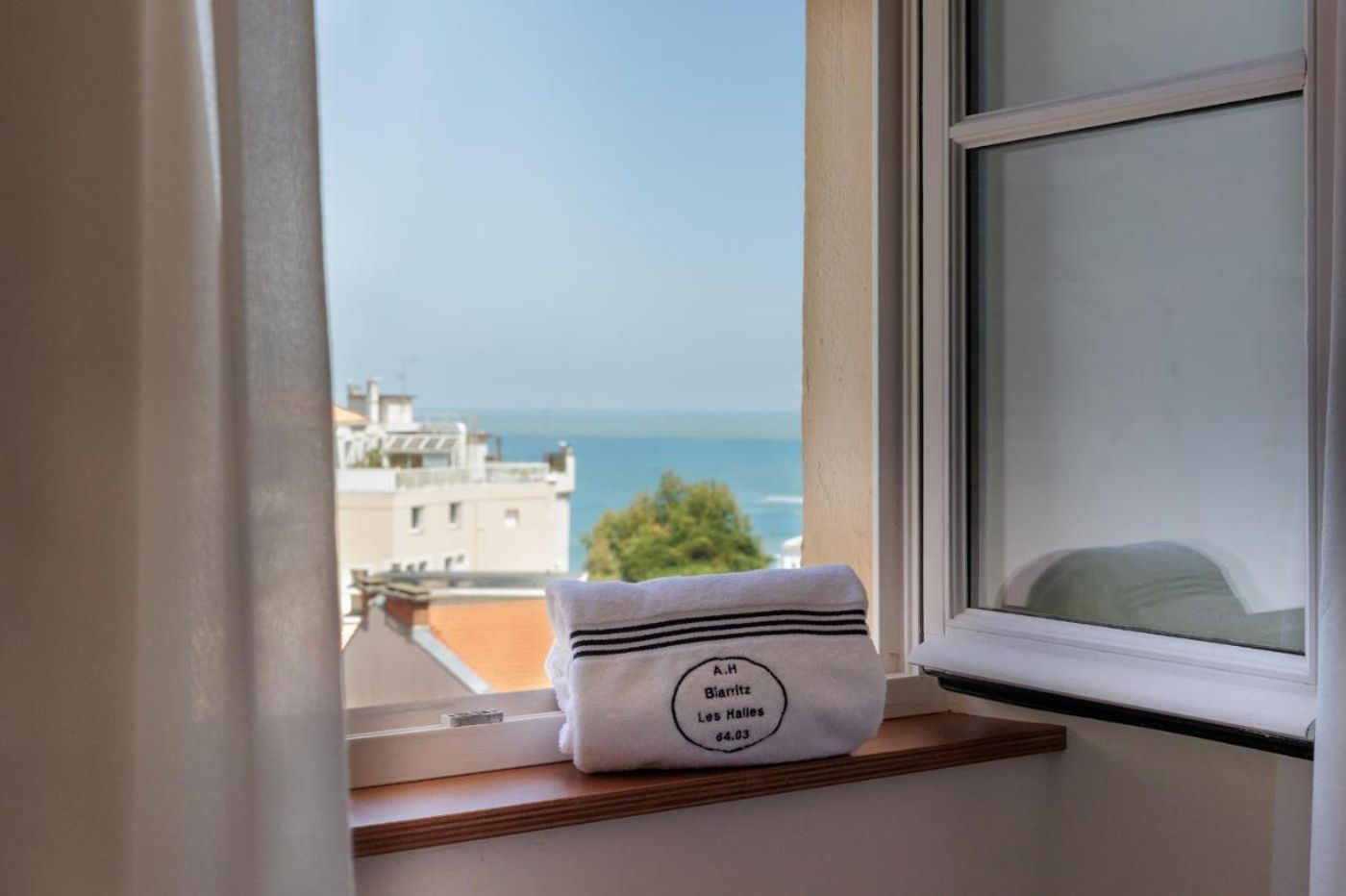 Alfred Hotels Les Halles-France-BIARRITZ-Room-3