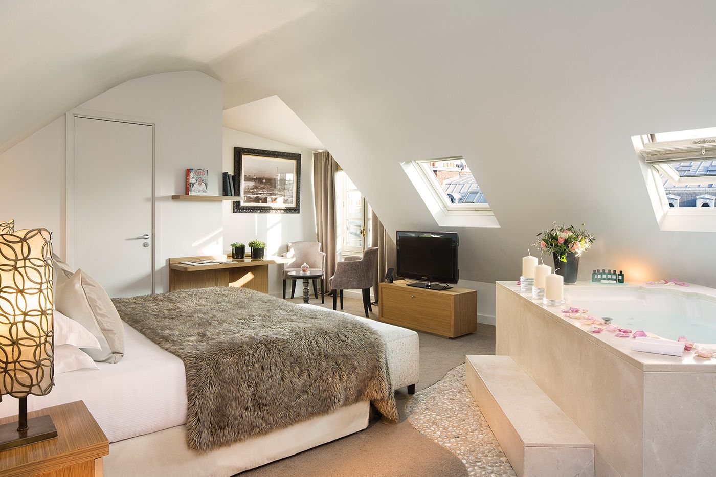 Hotel Lumen Paris Louvre