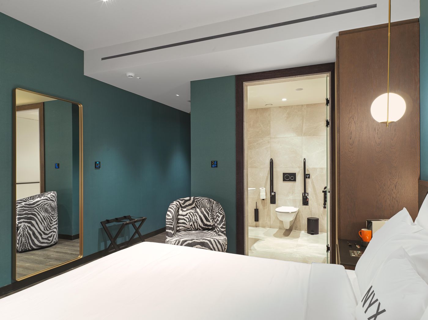 NYX-Esperia-Palace-Athens-by-Leonardo-Hotels-Room-53