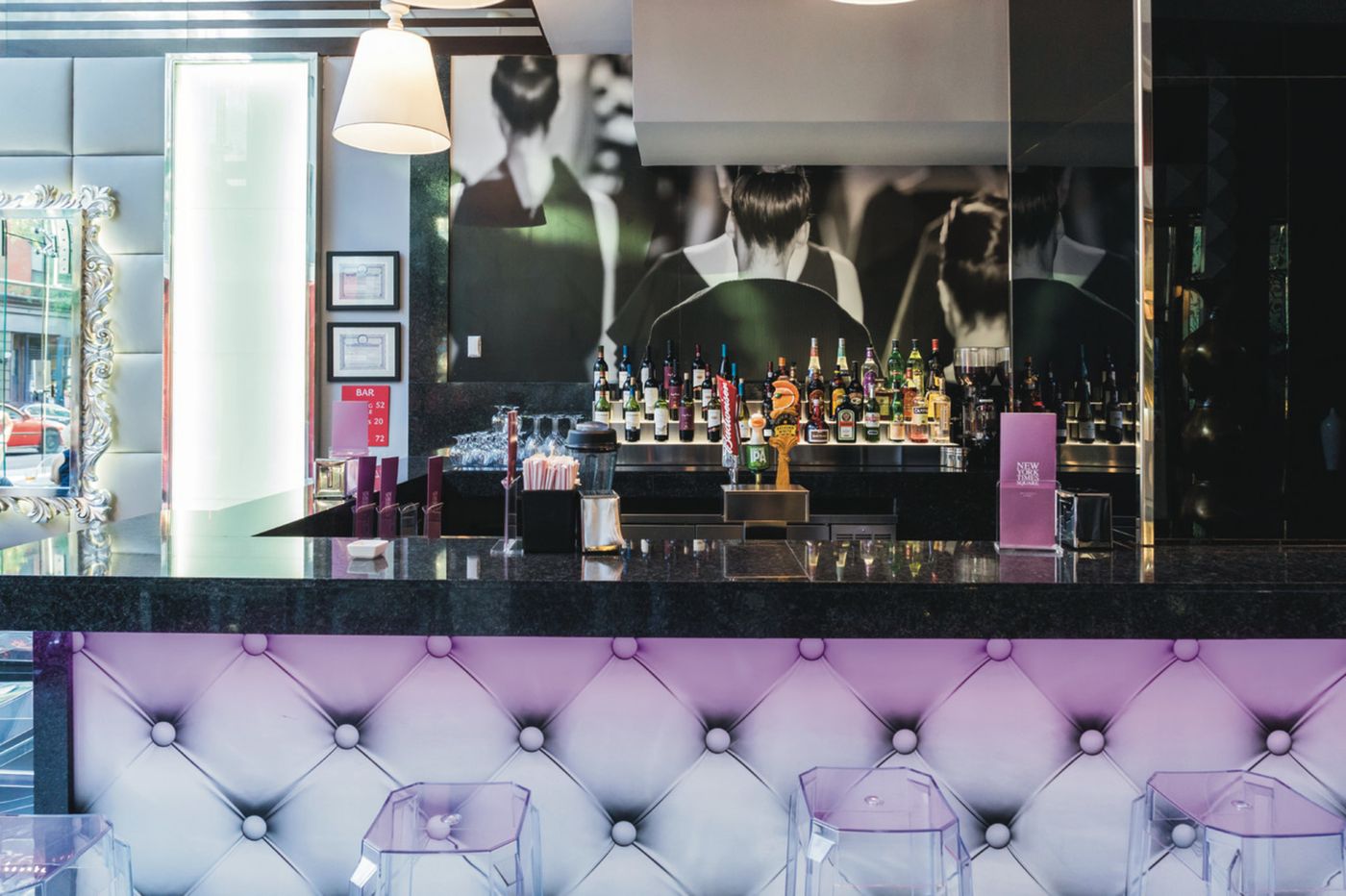 Riu-Plaza-New-York-Times-Square-Bar-18