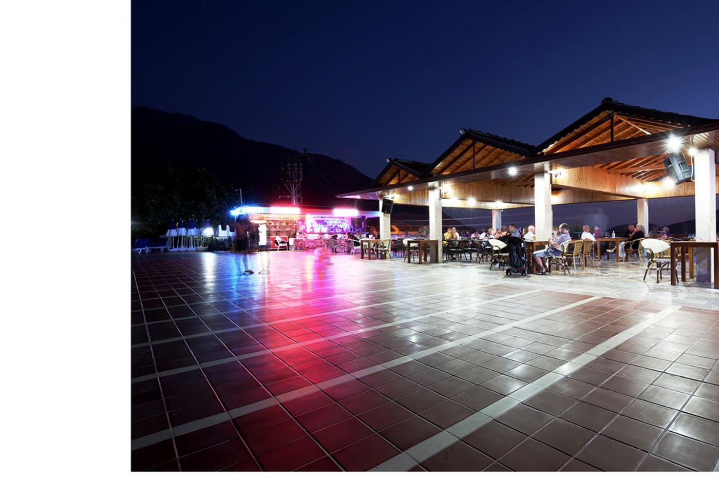 Hotel-Yel-Holiday-Resort-Terrace-40